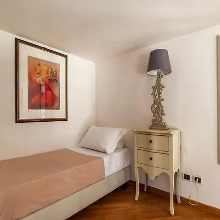 Cisterna - Charme Holidays Rome